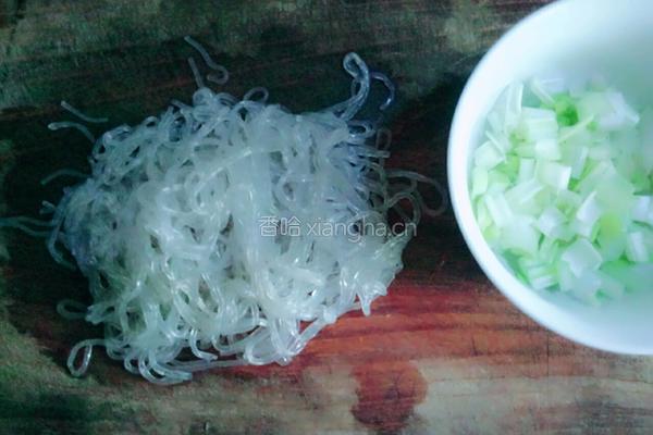 泡菜炒粉条的做法图解2