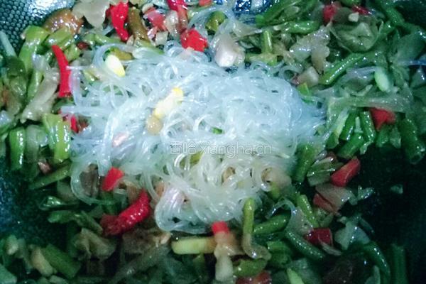 泡菜炒粉条的做法图解6