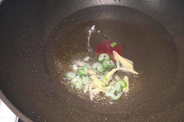 蒜苔香菇炒肉的做法图解5