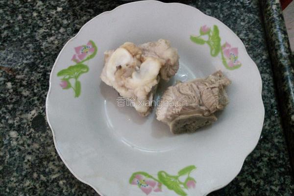 海带炖筒子骨的做法图解3