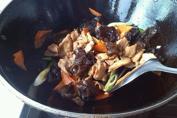 鸡肉炒木耳的做法图解10