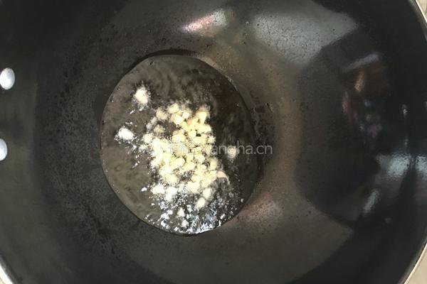 扁豆炒雪菜的做法图解2