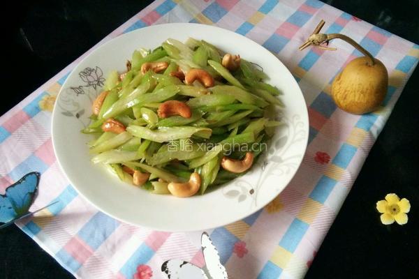 腰果炒芹菜的做法图解13