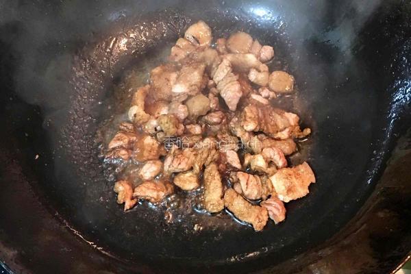 土豆块烧肉的做法图解3