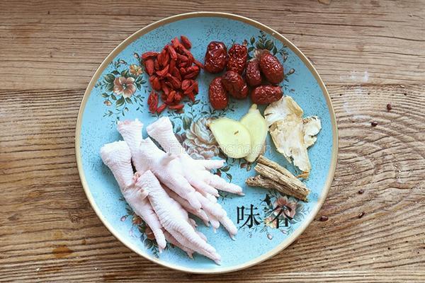 广式当归药材鸡脚的做法图解1