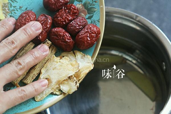 广式当归药材鸡脚的做法图解3