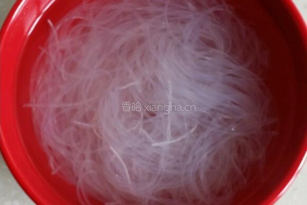 黄豆芽拌粉丝的做法图解3