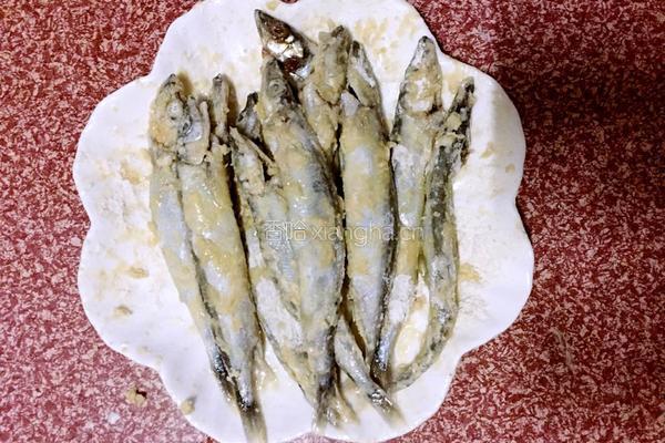 香煎多春鱼的做法图解3