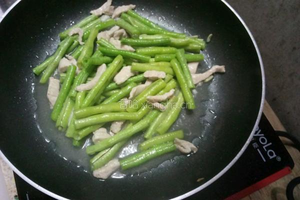 肉丝炒豆角的做法图解7