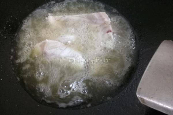 焖草鱼的做法图解2