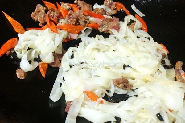 豉椒牛肉炒河粉的做法图解7