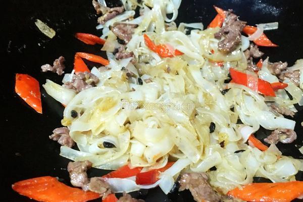 豉椒牛肉炒河粉的做法图解9