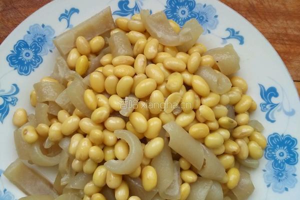 酱肉皮炒黄豆的做法图解5