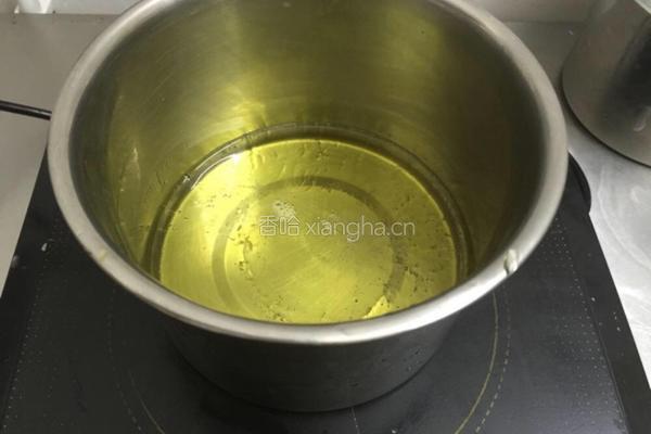 拔丝山药的做法图解2