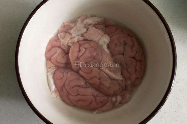 猪脑汤的做法图解4