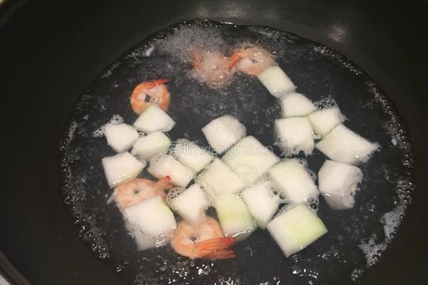 虾仁冬瓜汤的做法图解4
