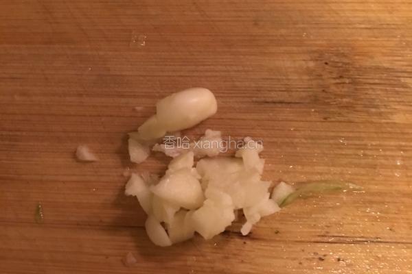 蒜蓉炒青瓜的做法图解2