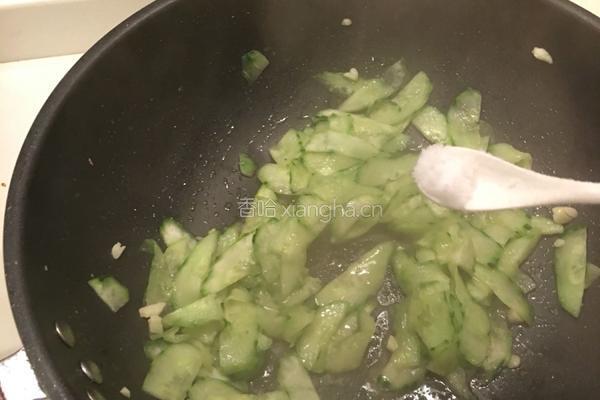 蒜蓉炒青瓜的做法图解5