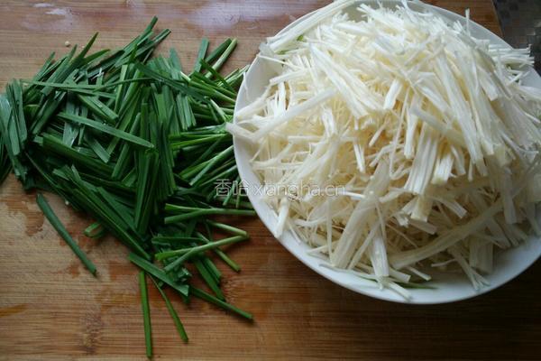 韭菜炒金针菇的做法图解2