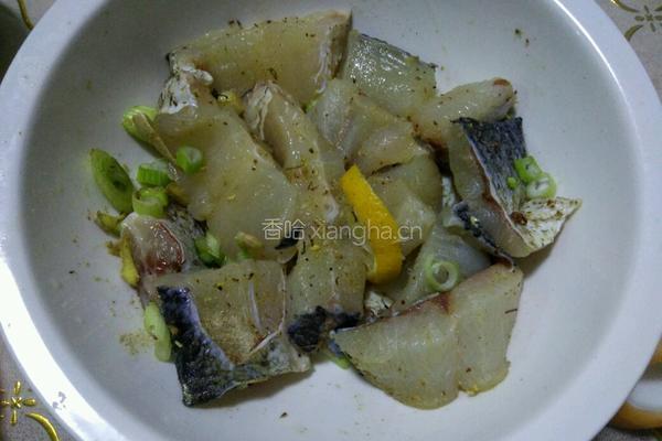 鲢鱼豆腐汤的做法图解2