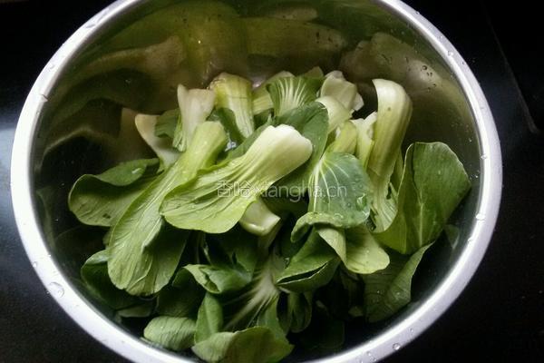 爆炒油菜的做法图解1