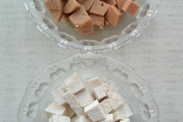 火腿豆腐汤的做法图解1
