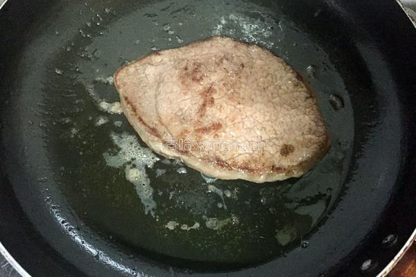 黑胡椒汁牛排的做法图解4