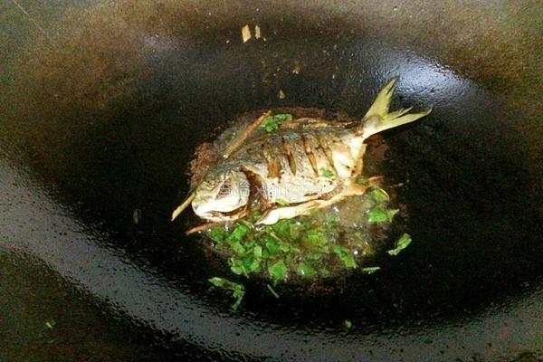 香煎金鲳鱼的做法图解7