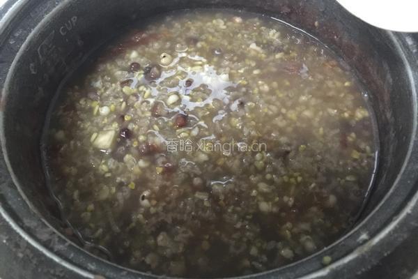 山药豆薏米红豆粥的做法图解6