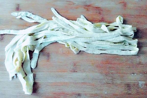 番茄鸡蛋鸡汁面的做法图解2