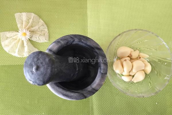 凉拌手撕鸡腿肉 的做法图解4