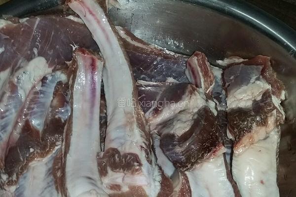 蒜香排骨的做法图解2