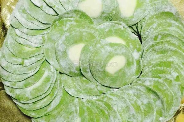 白菜（财）水饺的做法图解1