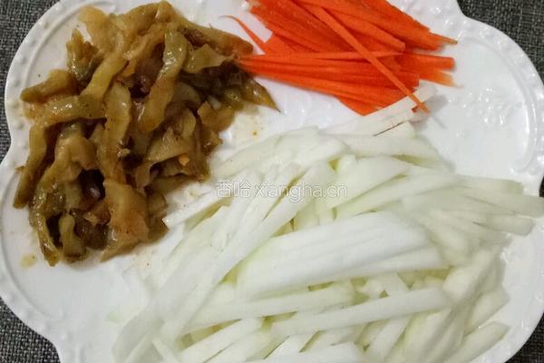 榨菜肉丝的做法图解2