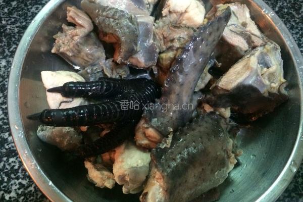 虫草花乌鸡汤的做法图解2