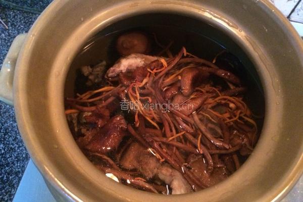 虫草花乌鸡汤的做法图解3