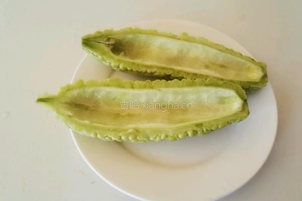 苦瓜肉片的做法图解2