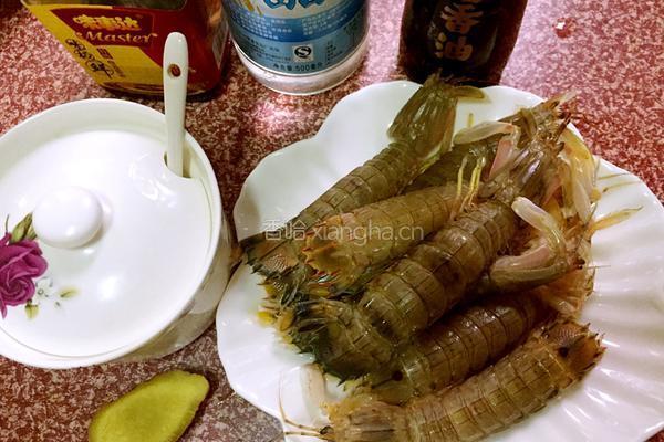 姜醋汁琵琶虾的做法图解1