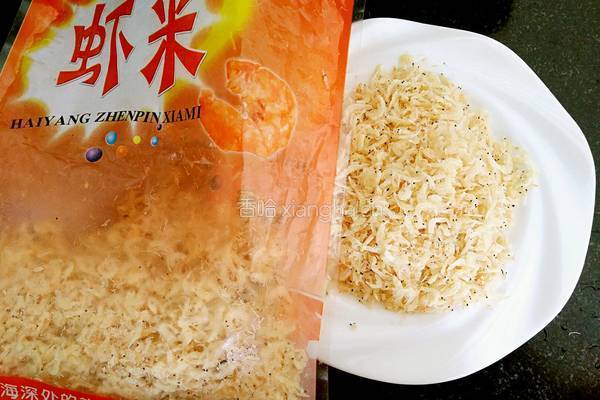 炒虾皮的做法图解1