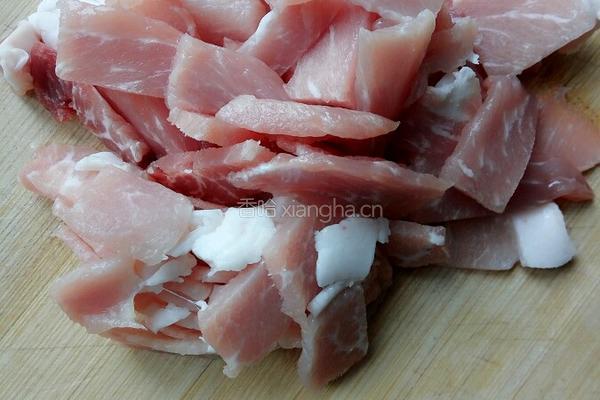 猪肉白菜炖粉条的做法图解3