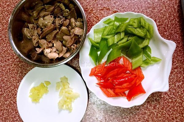 辣椒炒鸡心的做法图解5
