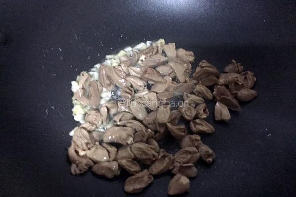 辣椒炒鸡心的做法图解7