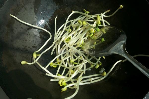 韩式辣白菜炒饭的做法图解3