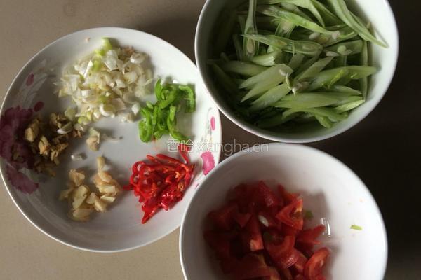 肉丝西红柿汤面的做法图解1