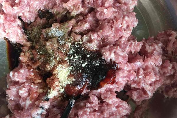 莲藕猪肉水饺的做法图解5