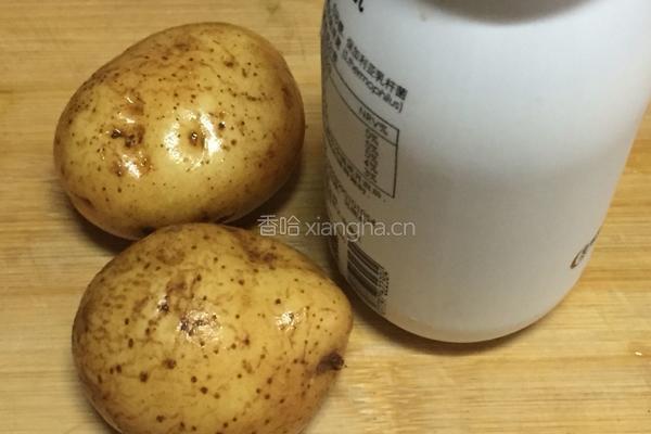 酸奶土豆泥的做法图解1