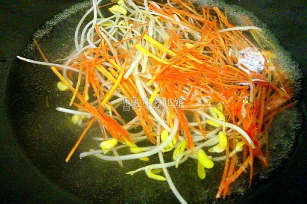 黄豆芽拌粉丝的做法图解4
