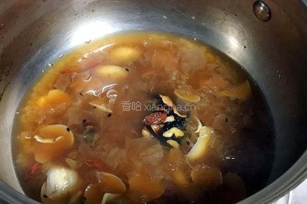 阿胶银耳羹的做法图解3