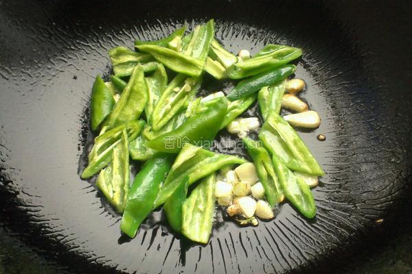青椒鸡腿菇的做法图解3