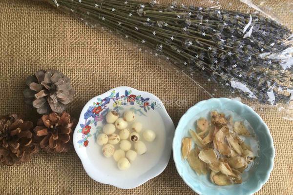 红豆莲子茯苓汤的做法图解3